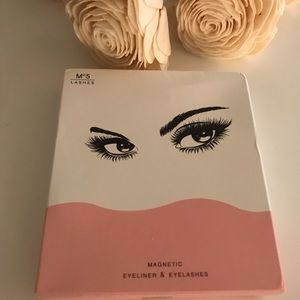 Magnetic eyeliner and eyelashes